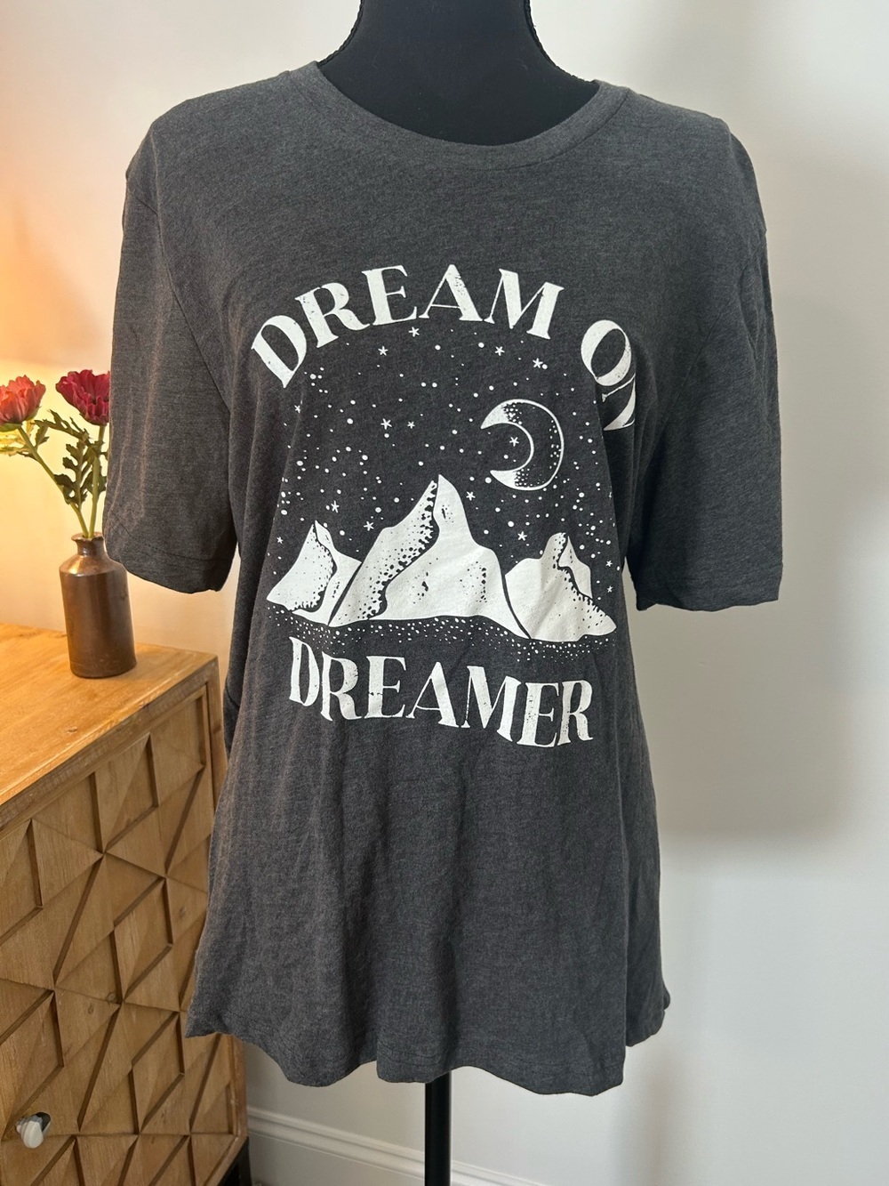 Bella + Canvas Dream On Dreamer Graphic Tee Gray Mountain Boho wanna LG. Runs SM